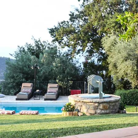 Blue Jasmine - Private Pool And Garden * Aígio