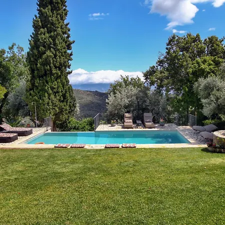 Blue Jasmine - Private Pool And Garden * Aígio