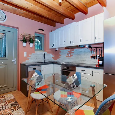 Blue Jasmine Эйон