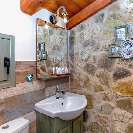 Villa Blue Jasmine