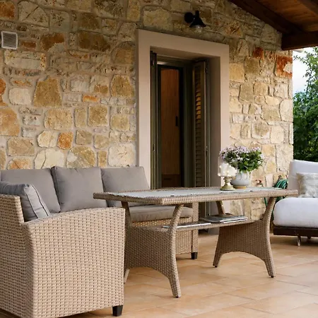 Blue Jasmine - Private Pool And Garden * Egio